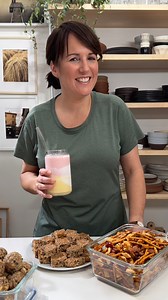 SPORT ET NUTRITION 💪🍳 Vous êtes tellement nombreux à me poser des questions sur l’alimentation sportive… QUOI manger, QUOI boire, QUAND, COMMENT quelles QUANTITÉS, AVANT, PENDANT, APRÈS… ??? J’ai donc décidé d’y consacrer un épisode complet de SAVOURER ! ⚽️🏀🥊🏓🏅🤺 C’est ce vendredi 16h à ICI TÉLÉ ! Et rassurez-vous, cet épisode ne s’adresse pas qu'aux athlètes, mais bien à tous ceux qui, comme moi, ont envie de mieux se sentir quand on bouge… et pour nous donner envie de bouger plus souvent