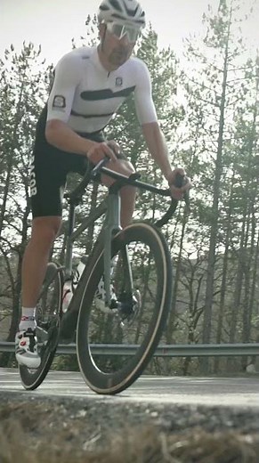 Orbea Terra or Orbea Terra Race? #orbeaterra #orbeaterrarace #gravelbike #gravelcycling