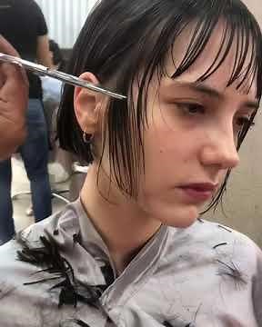 Long to flapper bob woman haircut (4K remaster)