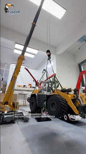 This is the perfect chance to show off my hydraulic telescopic crawler crane D1220!