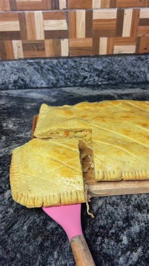 Delicious Family Pie Recipe for Christmas Celebrations