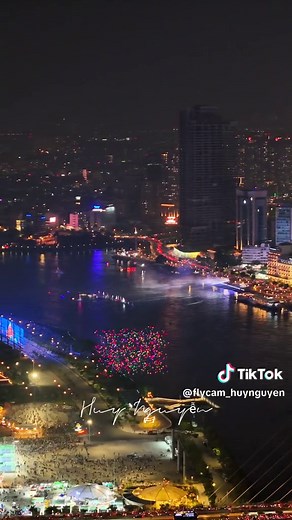 Biểu diễn ánh sáng 1100 chiếc Drone tại Sài Gòn 2024