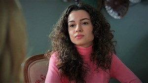 Nebahat vuelve a entrometerse entre Asiye y Doruk: “Vuestra relación no tiene futuro"