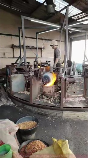 A Dialogue Between Flame and Machinery: Traditional Popcorn Craft