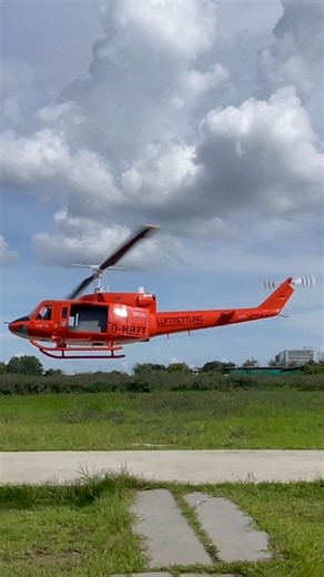 73K views · 1.7K reactions | Landing moment of The Bell-212 German Luftrettung Air Ambulance Helicopter 800 Size Let’s see more Pictures and Video on Page Facbook : Soul of Scale RC Youtube : Soul of Scale RC IG: Soul of Scale #SoulOfScaleRC | Soul of Scale RC | Facebook