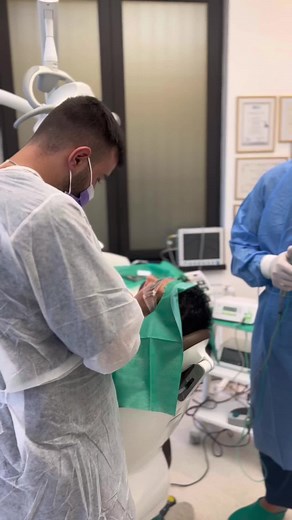 Operatia de inserarea implantul dentar doare? #implantdentar #fatetedentare #bucurestiromania🇷🇴 #drahmadjbara #dr_ahmad_jbara