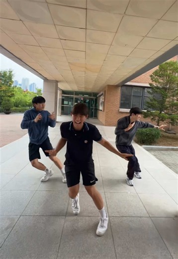 👉🏻👈🏻 내가 많이 좋아해….아사이! @CORTIS #fyp #dance #viral #추천 #school