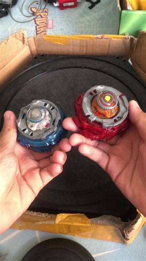 Helios Volcano vs Heprrion Burn: Beyblade Burst Showdown