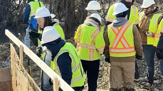 Major progress today at the Potomac Interceptor site: there have been no sanitary sewer overflows from the damaged section in the past 24 hours. The bypass system is holding strong, and crews continue monitoring everything around the clock. Federal, state, and local officials visited the collapse area today to meet with our teams and see the work happening up close, including bypass operations and excavation progress. Crews have now opened a section of pipe downstream and will begin clearing deb