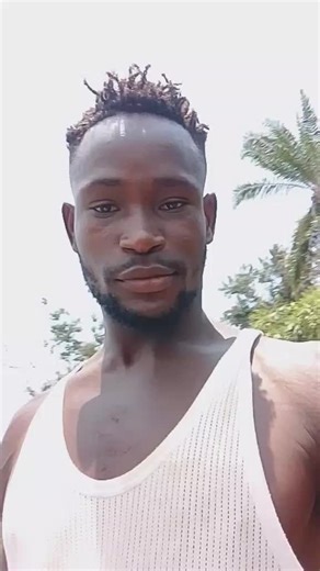 Vidéos de Komboze Bikoukoumo (@komboze.bikoukoum) avec son original - Jás