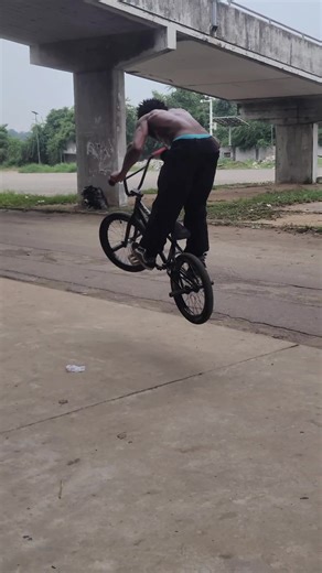 Out in my natural habitat 🔥💥💪 : #bmx #bikes #balance #reels #explore