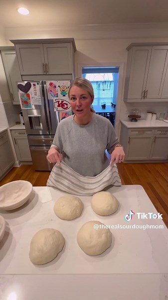 Super simple sourdough shaping tutorial 🌾 #sourdough #sourdoughshaping #sourdoughbread #sourdoughforbeginners