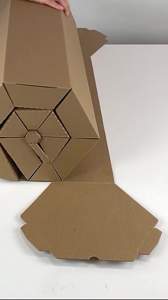 Customized Rollor Packaging for Crease-Free E-Commerce Orders