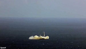 Incredible footage shows SpaceX Falcon rocket crash landing.