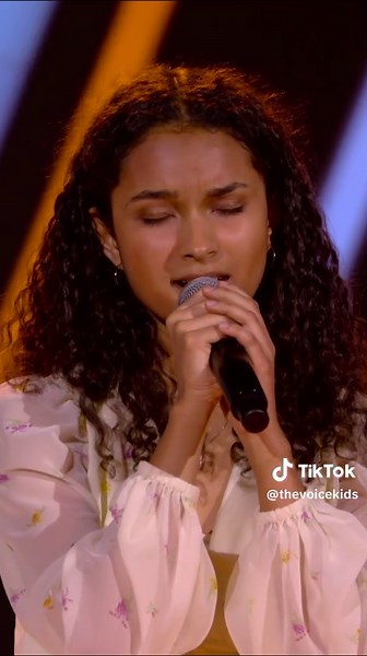 Alexandras Stimme ist wie eine warme Umarmung. Im Finale nimmt Alexandra mit