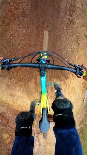 Working on new learns!￼￼￼💪🤟 #mountainbiking #mtb #tricks #jump #bikepark #shorts