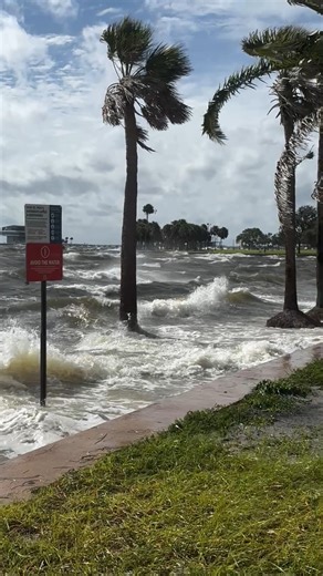 Strong waves & winds at the St. Pete Pier in St. Petersburg, Fla. ahead of Hurricane Helene. Video: Terrance Engstrom | Greg Dee