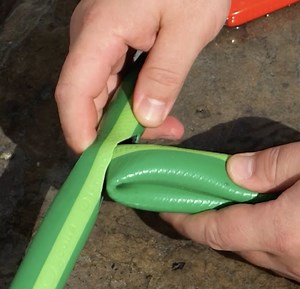 Use part of the hose to make it stop leaking | 5-Minute Crafts Family