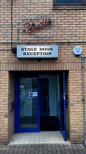 Come with us backstage at a Glam Rock show 🎸⚡️entertainers #theglamrockshow #glamrock #bts #backstage #backstagetour #singer #behindthescene | The Glam Rock Show