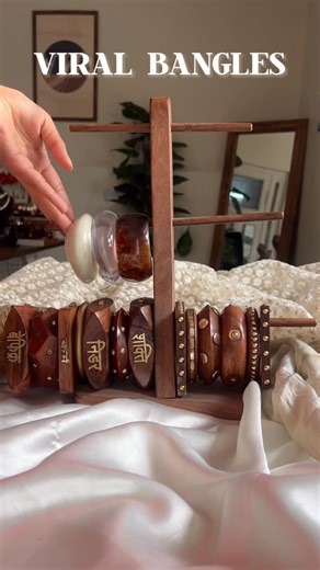 A LITTLE EXTRA on Instagram: "The hand stacks that broke the internet😨"