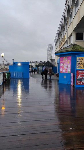 I'm just teasing this lovely seagull 🕊️ Super cute #llandudno #wales #llandudnopier #llandudnobeach #pier #seagulls #birds #uklife #ukreels #fbreelsfyp #fbreels2025 #fbreelsfypシ゚ #fbyシvideo #fbreelsfypシ゚viralシ #fbreelsfypシ゚viralfbreelsfypシ゚viral #weather #rain #walking #trendingreelsvideo #travel #uk #england #fb #fb #fbreels2025ツ #fbreelsfypシ゚viralvideo | Ukphine