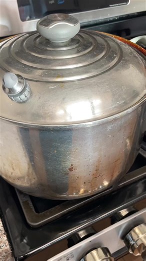 Otra vez pozole #otravezpozole #pozolerojo #pozole #olla | Pozole Rojo