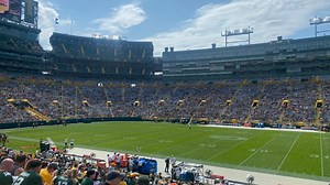 'Family reunion' slogan wins Packers sign contest