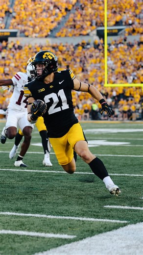 The Jet was cleared for takeoff 💨 Kaden Wetjen ended the night with a total of 236 all-purpose yards and 2 TDs. | Hawkeye Football