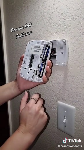 How to Replace Thermostat Batteries: Step-by-Step Tutorial