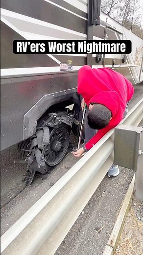 We MASSIVELY Blew A Tire On Our Way To Florida! 👀 #rvlifestyle #travel #rvlife