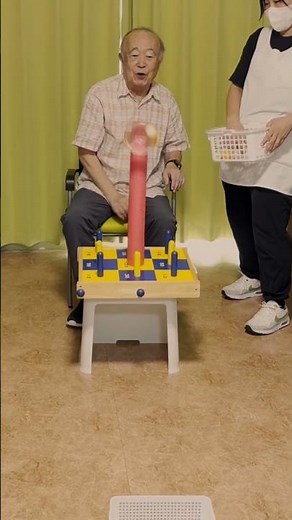 プールスティックで楽しく脳トレ！射撃ゲーム｜高齢者向けレクリエーション