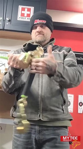 47 reactions · 3 comments | Using ratchet binders to secure a load on a stepdeck trailer #trucking #flatbedtruck #trucker | Dooner LivingStone | Facebook