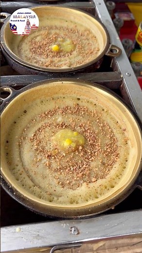 Making Crispy Apam Balik at a Malaysian Street Market 🍯🇲🇾| Apam Balik Rangup di Pasar Malaysia