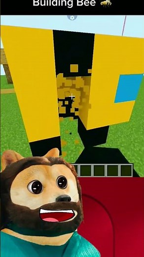 This player teaches us how to make a bee in Minecraft.