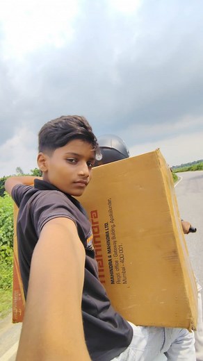 38K views · 1.1K reactions | Itna bada Box ���#reels #virl #trinding #blog #blogger #followers #follow #PIYUSH X TEJAS | Piyush X Tejas | Facebook