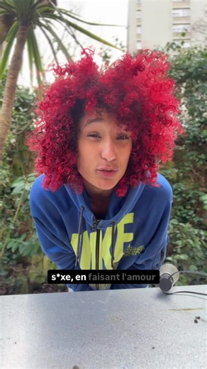 Est ce que je fais un truc parce que je kiff vraimentttt ou… pour prouver quelque chose (en couple notamment, ou à mes potes) ⏭️ Parce que en fait je kiff L’IDÉE de montrer que je suis comme ça, comme ça, comme ça. 🙃 c’est ultra présent dans le s*xe vous trouvez pas ? 🙈Exemple : Je te suce parce que sinon ça fait genre je suis une meuf qui est coincée, alors qu’en fait j’aime pas ça plus que ça… (mais je kiff l’idée d’être une meuf open. Et je me dis que les meufs open elles sucent.). Vous voy