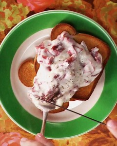 7.9M views · 15K reactions | This hearty supper takes us back to Grandma's kitchen table. Get the recipe: https://trib.al/i1mGUNG | Southern Living | Facebook