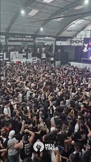 VEJA A REAÇÃO DA TORCIDA NA SEDE DA GAVIÕES AO GOL DO YURI ALBERTO