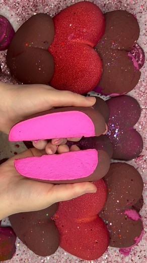 Hot Pink Hearts | I’m late on the Valentine’s Day post, but here are some hot pink hearts and couple roses. Loved how these turned out. The color is so vibrant. I loved the texture as well. Enjoy! NO EDITS OR REPOSTING OF ANY KIND! I DO NOT ALLOW MY CONTENT TO BE EDITED OR REPOSTED. | Mindy Hightchew