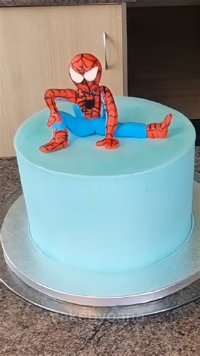 Spider -Man Fondant Cake Topper #caketopper #cakebyoana #fondant #spiderman #shortvideo