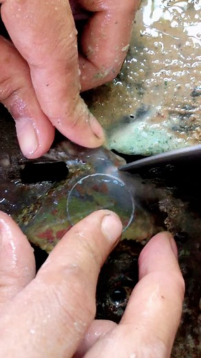 162K views · 2.1K reactions | A full 6-minute cabochon process from a simple moss agate slab into a round scenic piece that looks like a calm, misty green landscape. Perfect for lapidary learners, collectors, or anyone who enjoys slow, satisfying stone-craft videos. Enjoy the process! #MossAgate #ScenicMossAgate #LapidaryArt #CabochonMaking #SatisfyingVideo #LapidaryLife #StoneCutting #HandmadeCabochon #ASMRLapidary #GemstoneCraft #SatisfyingProcess #NatureInStone | Yazid Ikhsani | Facebook