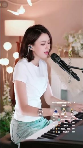 身材火辣 漂亮迷人美女唱歌 弹奏钢琴曲#经典歌曲#音乐#中文歌曲 #美女#钢琴曲#美女聊天#唱歌#弹钢琴#Music#Beauty#PianoMusic#PlayPiano#熱門#好聽的鋼琴音樂