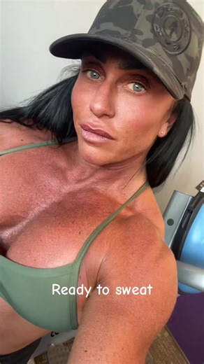 Sweat sesh #bodybuilding #bodybuilder #girlswithmuscle #quads #musclegirl #muscleworship #thickgirls #vegas #biceps
