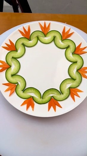 Turn Ordinary Meals Into Elegant Dishes — Learn These Fancy Plating Tips For Perfect Presentation 💫 #platingart #cheftips #cheflife #foodplating #fblifestyle #foodie | Cut Fruits & Vegetables