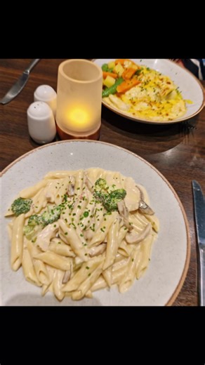 Ditched Nova tonight because he's a wee shite that can't behave in a pub 😆 so dinner out with my Mother In Law and it was delish! #fridaynightdinner #dinnerout #fyp