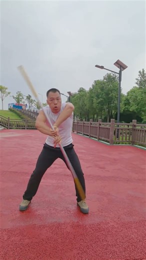 At 7:30 in the evening, there will be a live broadcast in the live room for teaching. Remember to c