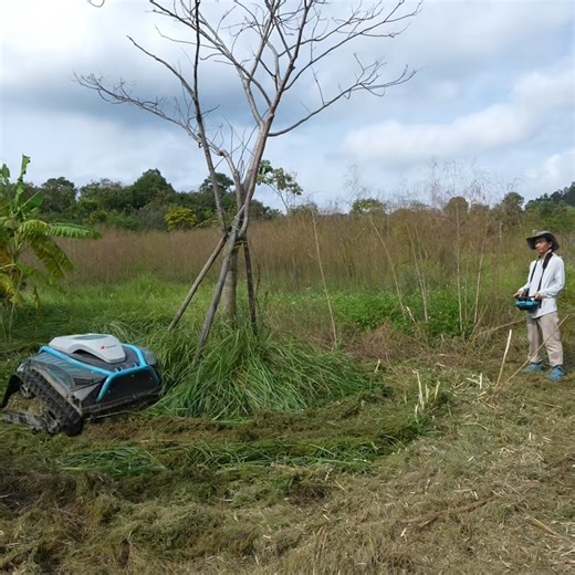 koham mower on Instagram: "rclawnmower#zeroturnwholesale#commercialmowers#lawncareOEM#B2Blawnmower#smartlawnmower#remotecontrollawnmower#electriclawnmower"