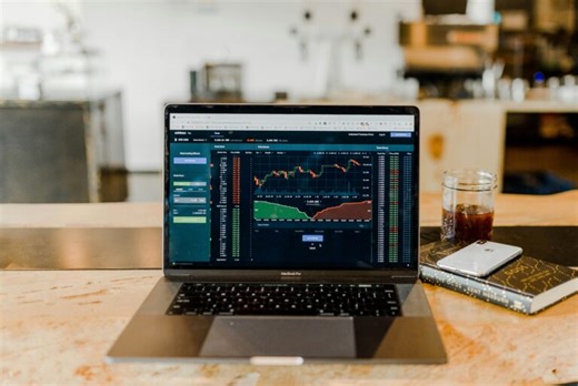 Dell Technologies (DELL) Climbs 22% on Earnings Blowout, Dividend Hike