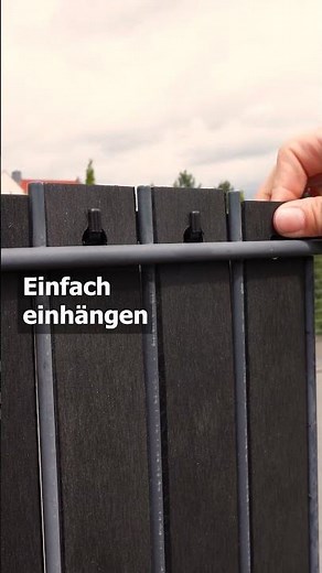 Sichtschutz - aber anders: WPC-Streifen von oben einsetzen | Einfach & schnell