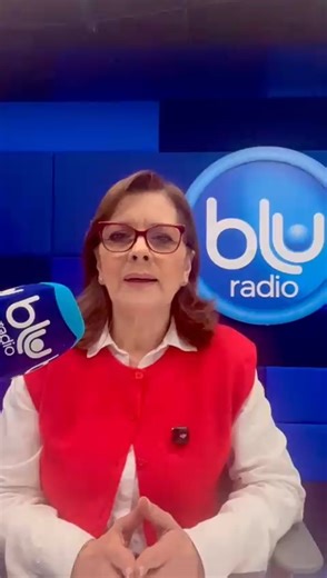 Blu Radio on Instagram: "Nos han vendido la idea de que la pareja llega para hacernos felices. Pero ¿y si llega para hacernos conscientes? A propósito de nuestro tema central en En BLU Jeans, y de la conversación con el psicoterapeuta y filósofo Jesús Rodríguez, quedó algo claro: No elegimos pareja por casualidad. La elección es profundamente inconsciente. Elegimos desde lo que aprendimos que era el amor. Desde nuestras heridas. Desde lo que nos faltó. Si el amor fue ausencia, buscamos ausencia.